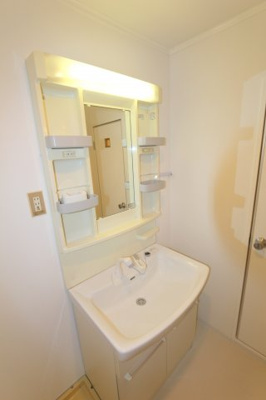 【独立洗面台】 | レクシア熊野町 | ※同タイプの写真となり、実際のお部屋とは異なる場合があります