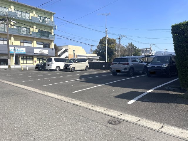 ロイヤルハイツの駐車場