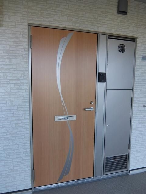 クレイノＭＩＹＡＢＩの玄関