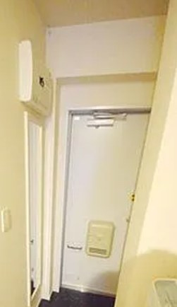 クレイノＭＩＹＡＢＩの玄関