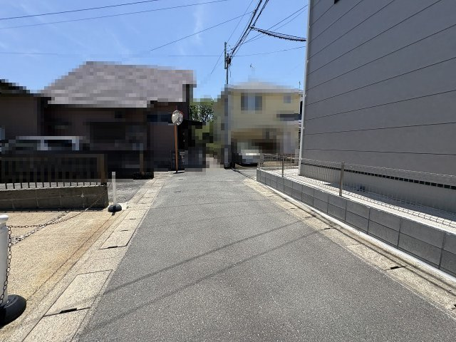 【その他】 | 春日市紅葉ヶ丘東6丁目1期　1号棟（全1棟）【仲介手数料無料・0円】 | 現地写真。前面道路です。