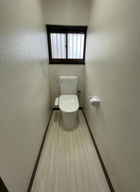 ひたちなか市中根　中古戸建のトイレ