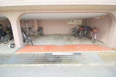 【駐車場】 | ウエストサイド緑地
