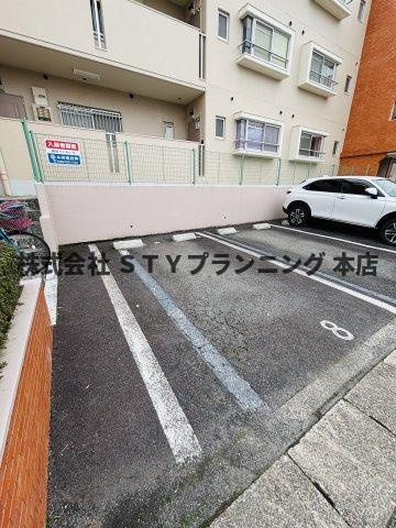 仲介手数料0円！ガーデンハイツエクレールの駐車場