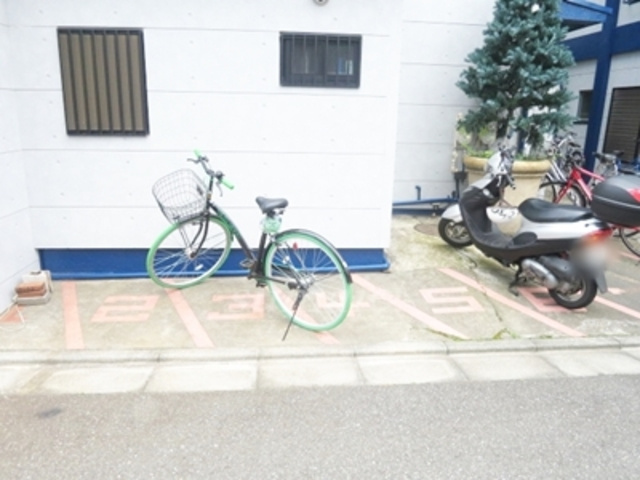 ルイケハウスのその他共用部分|自転車置き場です。