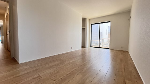 ●鈴鹿市白子2丁目01期 新築戸建の洋室