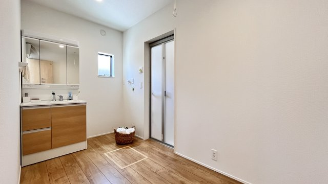 ●鈴鹿市白子2丁目01期 新築戸建の独立洗面台