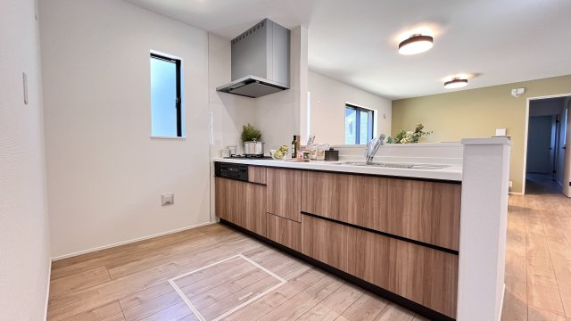 ●鈴鹿市白子2丁目01期 新築戸建の玄関