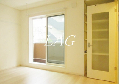 【居間・リビング】 | サニーパーク | 洋室のお部屋です。