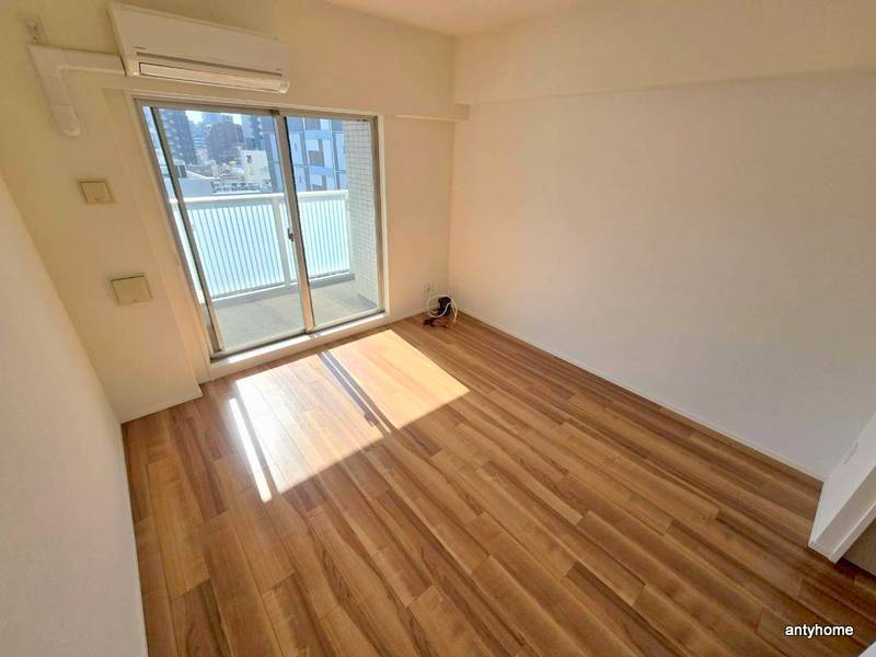 エスライズ北堀江スワン　仲介手数料無料の洋室