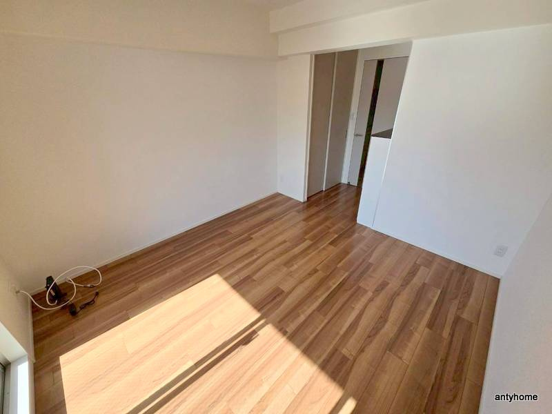 エスライズ北堀江スワン　仲介手数料無料の寝室