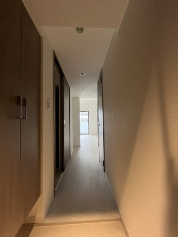 【玄関】ブリリアンクラス河原町（旧：LaSante河原町） 