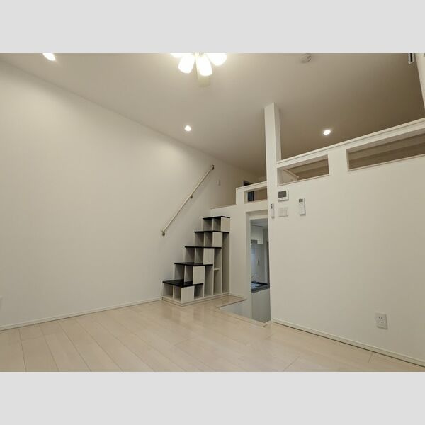 ハーモニーテラス志賀町Ⅳ　名古屋市賃貸　仲介手数料無料の居間・リビング
