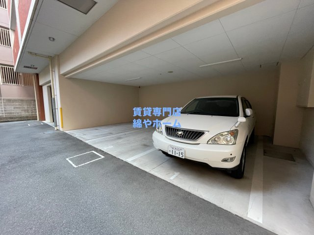 クローバー・グランデ長居公園の駐車場|駐車場があるので、車を買う予定の方も安心です