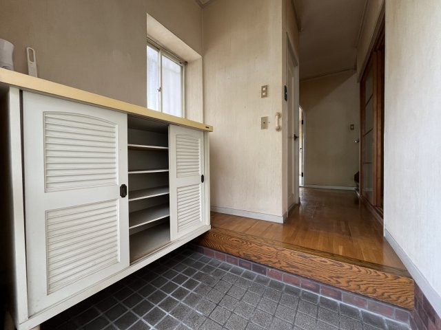 熊取町新野田2丁目　中古戸建の玄関|落ち着いた玄関です。