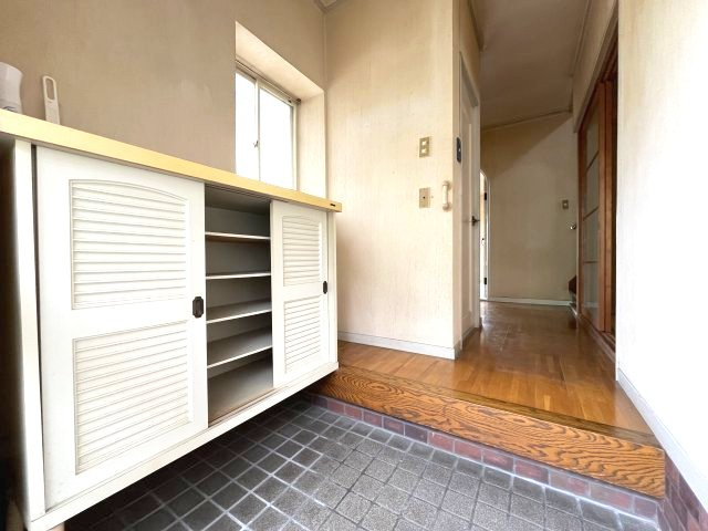 熊取町新野田2丁目　中古戸建の玄関|落ち着いた玄関です。