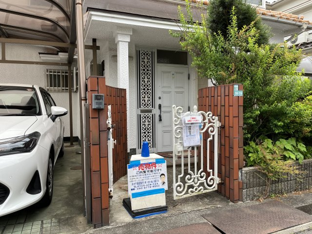 熊取町新野田2丁目　中古戸建の玄関|毎日通る玄関はこちらです。