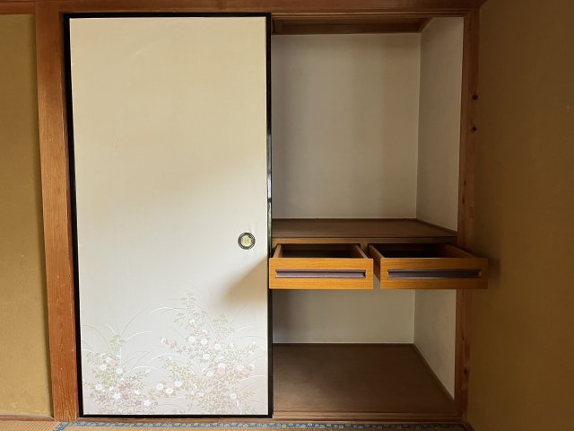 熊取町新野田2丁目　中古戸建の収納|各居室に収納ございます。
収納スペース豊富なお家です。