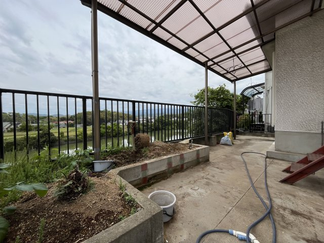 熊取町新野田2丁目　中古戸建の庭|簡単な家庭菜園も楽しめるお庭です。