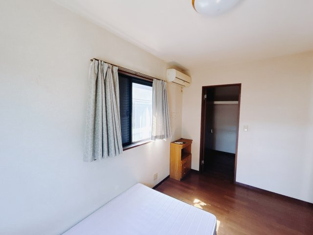【中古戸建】安中市原市の洋室|■1階洋室｜各居室には収納をご用意しています♪常にお部屋を綺麗に保てます！小さなお子様も自然とお片付けができるようになるのでうれしいですよね！