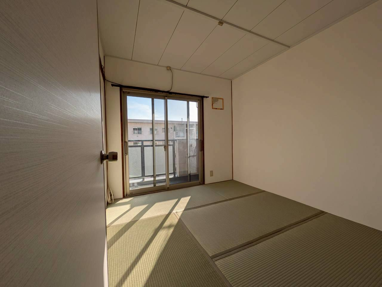 明舞8団地27号棟のその他|日当たりの良い和室