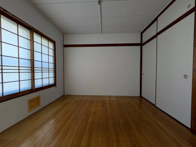 明舞8団地27号棟の内装|洋室部分も綺麗です