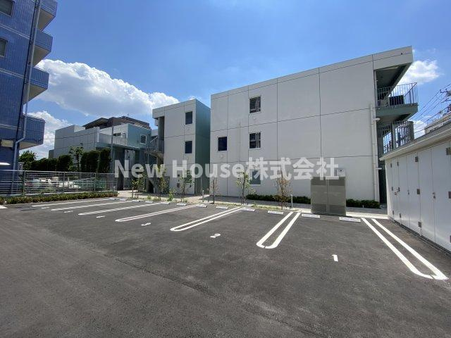 ベルメゾン中村橋ノース NWの駐車場