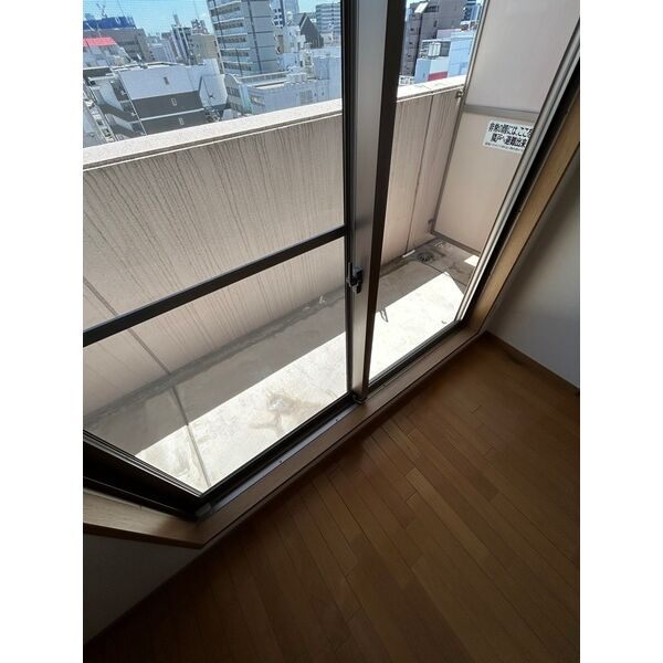 アーバンフラッツ新栄(旧La　Douceur新栄)のバルコニー