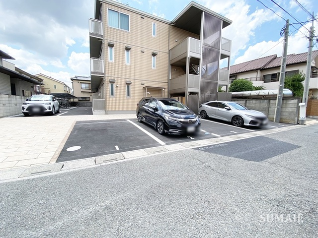 チェルアムールの駐車場|敷地内駐車場です！