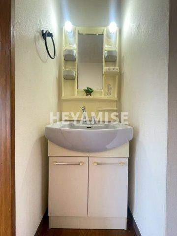 ベイハウス西山の独立洗面台