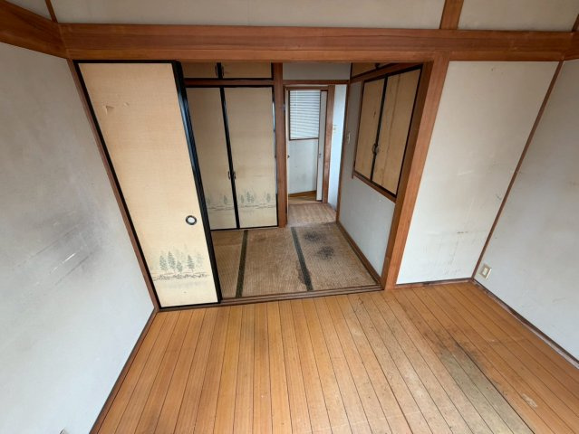 坂出市御供所町　鉄骨造３階建て住宅の内装|３階畳の間と洋室