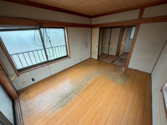 坂出市御供所町　鉄骨造３階建て住宅の洋室|３階畳の間と洋室