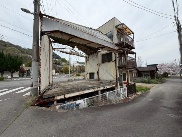 坂出市御供所町　鉄骨造３階建て住宅