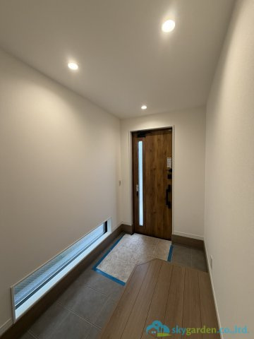 小田原市扇町　新築戸建　全1棟1号棟の玄関