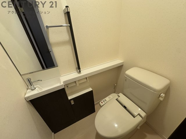ゆったりとした空間のトイレです