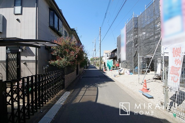 【前面道路含む現地写真】 | 日当たりの良いお家は嬉しいですよね。それぞれ価値観が分かれる箇所です、実際に内覧して日当たりの心地よさをご体感下さいね♪