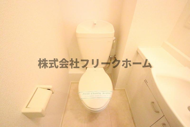 三鷹市下連雀４丁目のアパートのトイレ