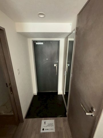 プレサンス神戸水木通ルミエスの玄関