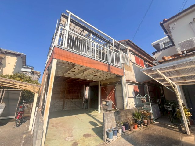 魚住町清水貸家