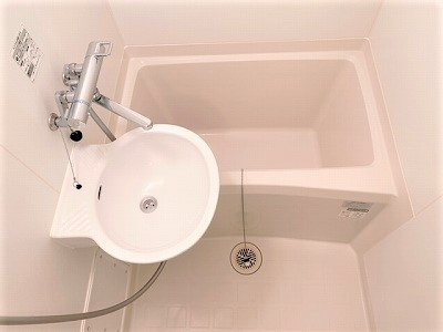 レオパレスセリバテール仁川の浴室