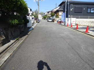 【前面道路含む現地写真】 | 川西市水明台3丁目3の38　新築一戸建て