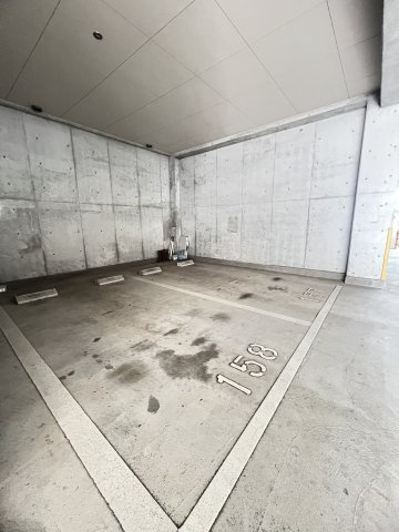 グリーンヒルズ御影7号棟の駐車場