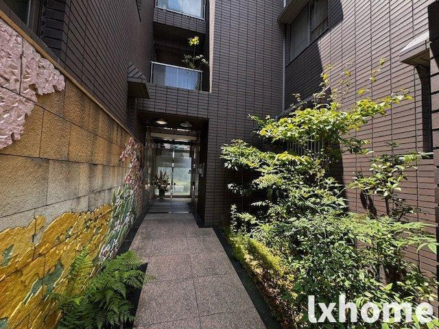 コート若園のエントランス