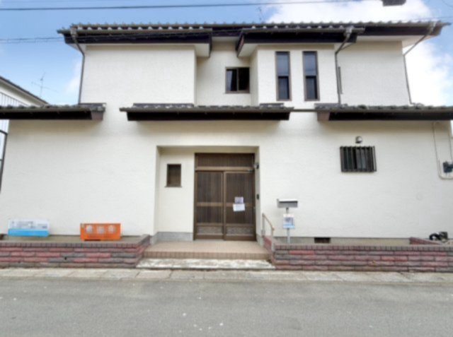 【中古戸建】熊谷市別府2丁目の外観|■外観｜庭付き一戸建てならお子様やペットが走り回っても大丈夫！伸び伸びと遊び、過ごすことができます♪