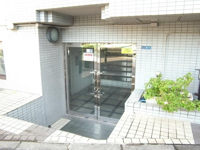 ミリオンコート駒込のエントランス