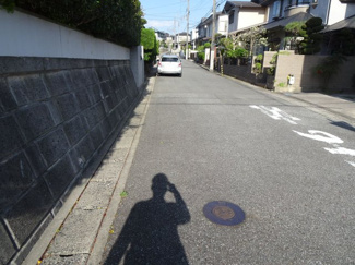 【前面道路含む現地写真】 | 川西市萩原台東1丁目182　中古ー戸建て