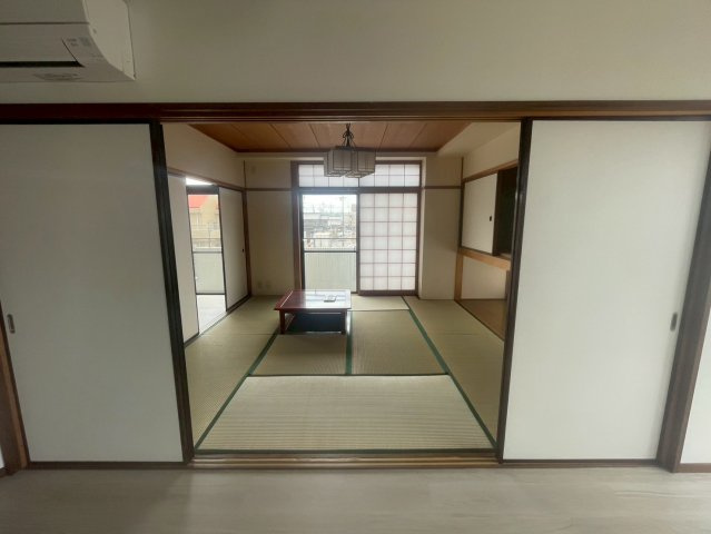 NKビルの内装