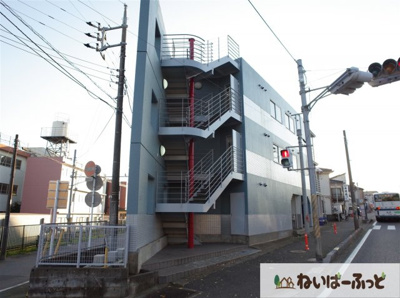 【エントランス】 | パルコート八千代 | 縦の赤ラインがかっこいい！！