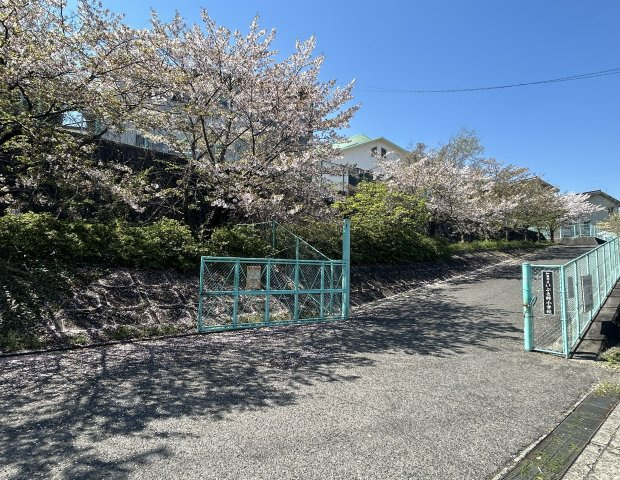 マーキスガーデン和泉中央緑逍館の周辺|いぶき野小学校