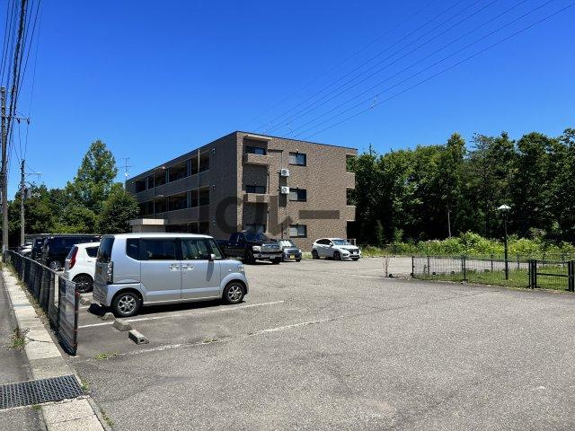 キングパレスの駐車場